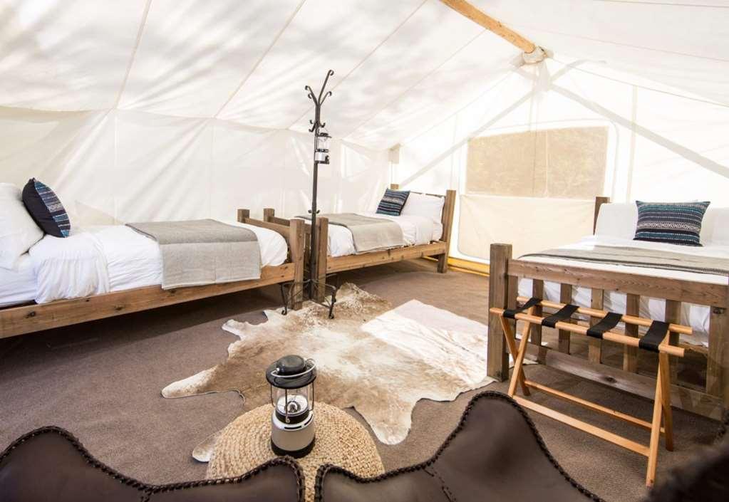 Under Canvas West Yellowstone Værelse billede