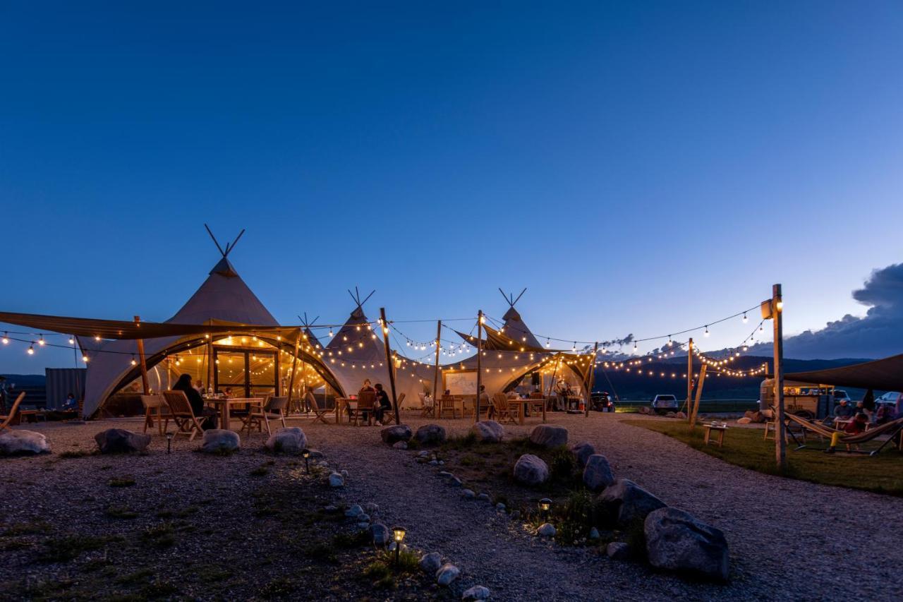 Under Canvas West Yellowstone Eksteriør billede